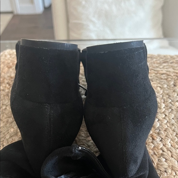 Chic Black Heeled Boots for Women - Picture 9 of 13